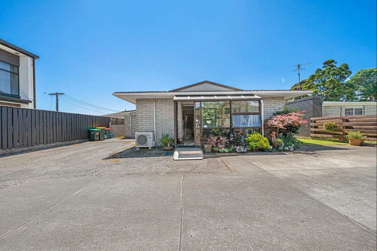5B Clemow Road, Fitzroy, New Plymouth - Carousel 2