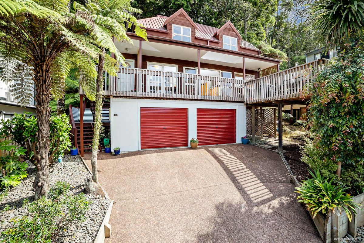 24 Pluto Place, Beach Haven, Auckland - Carousel 1