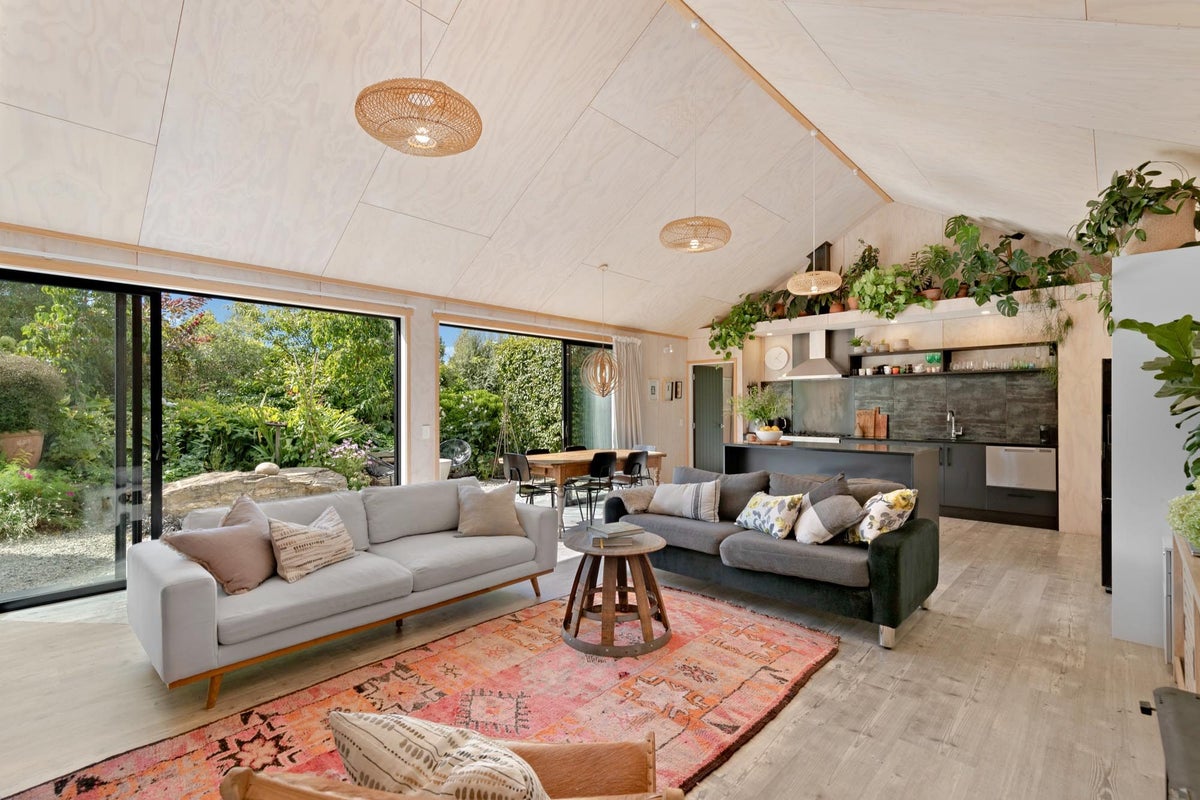 141 Main Road, Luggate, Wanaka - Carousel 1