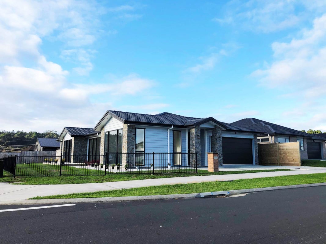 9 Tilly Lane, Huapai, Kumeu - Carousel 1