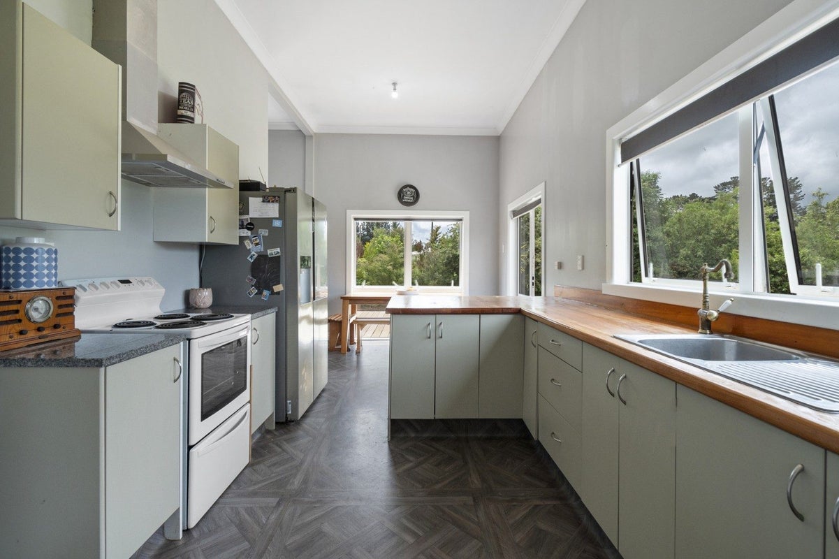 24 Clive Street, Halcombe, Feilding - Carousel 2