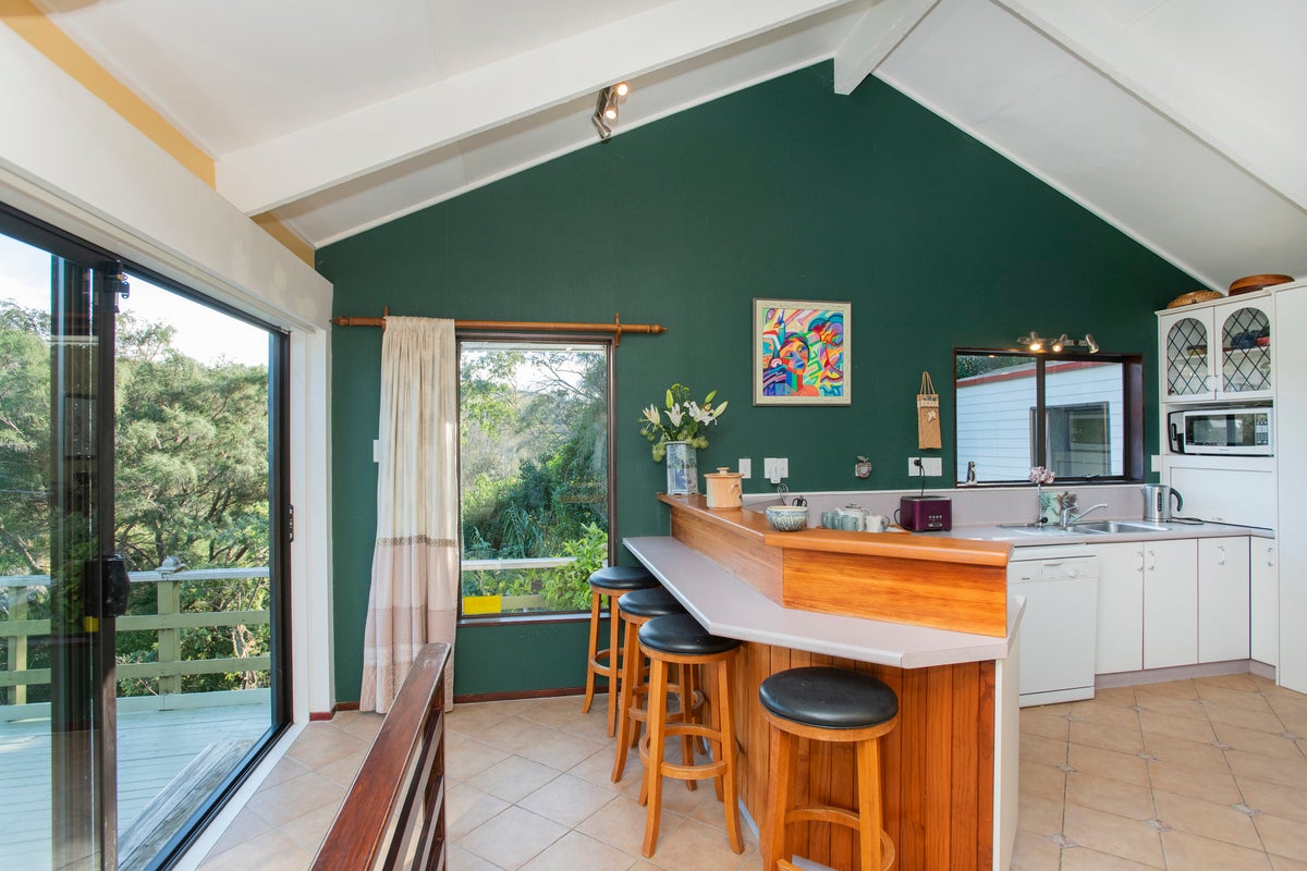 5 Magnolia Street, Outer Kaiti, Gisborne - Carousel 2