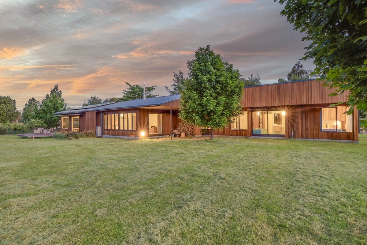 83D Black Peak Road, Wanaka, Wanaka - Carousel 1