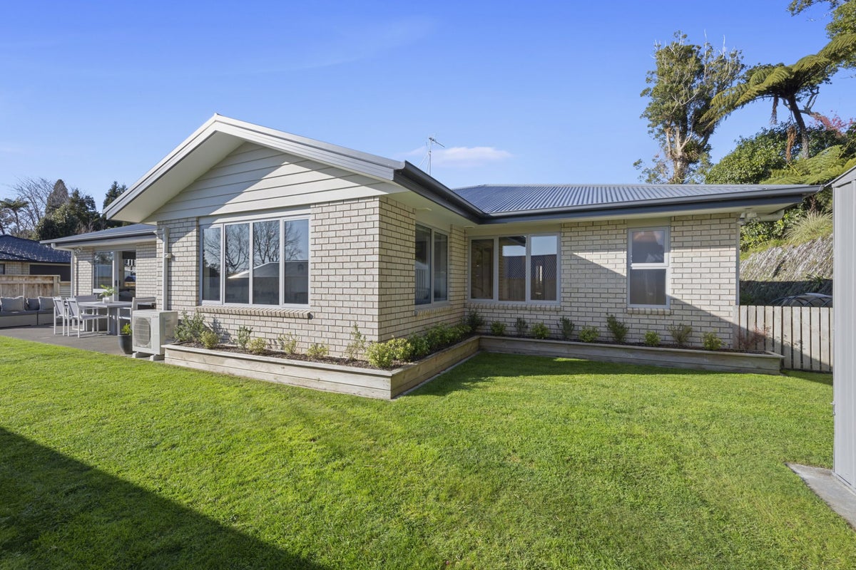 22 Cyrus Street, Whalers Gate, New Plymouth - Carousel 1