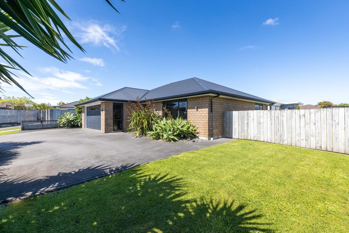 51 Dillon Drive, Bell Block, New Plymouth - Carousel 1