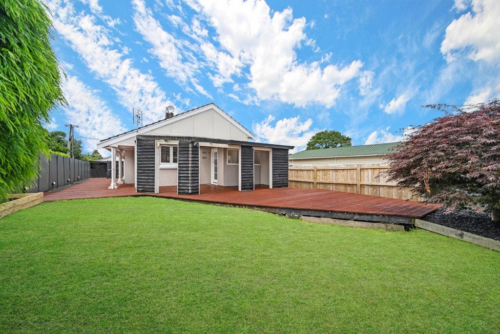 16 PANORAMA Road, Mount Wellington, Auckland - Carousel 1