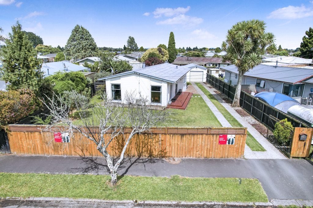 3 Terence Street, Fairview Downs, Hamilton - Carousel 1