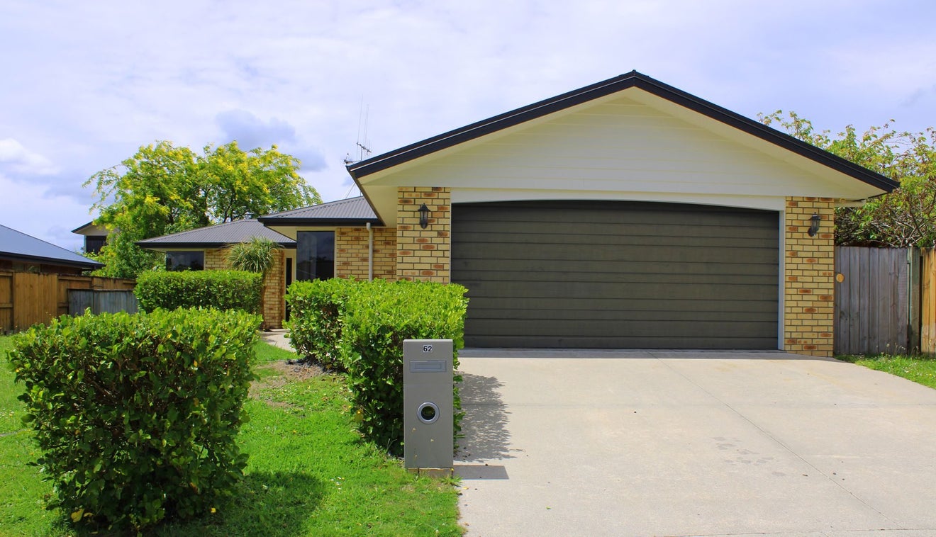 62 Barrington Drive, Huntington, Hamilton - Carousel 1