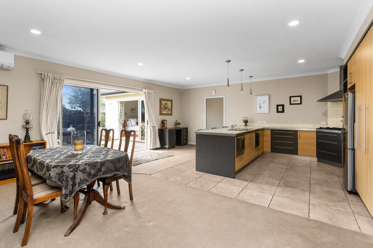 24 Merlot Drive, Greenmeadows, Napier - Carousel 2