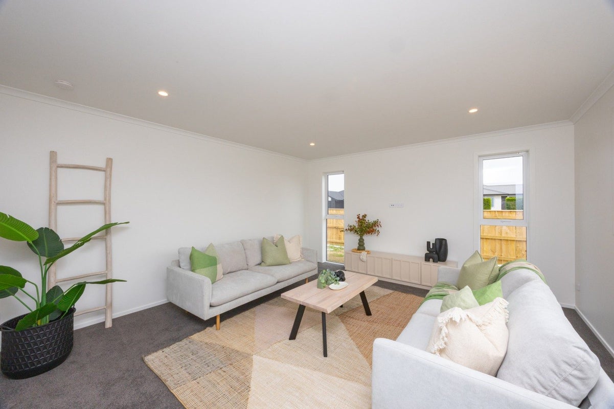 6 Kanzan Grove, Maewa, Feilding - Carousel 2