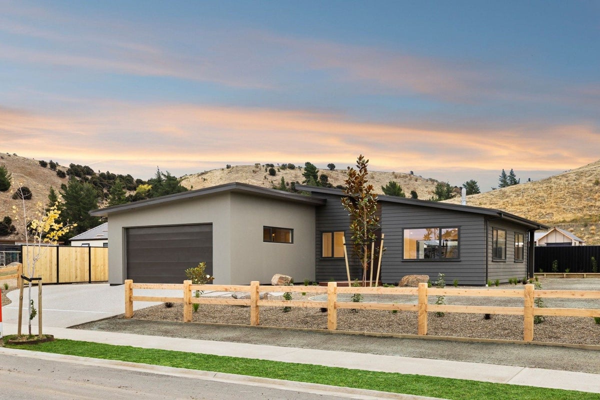 6 Lake Mckay Drive, Luggate, Wanaka - Carousel 1