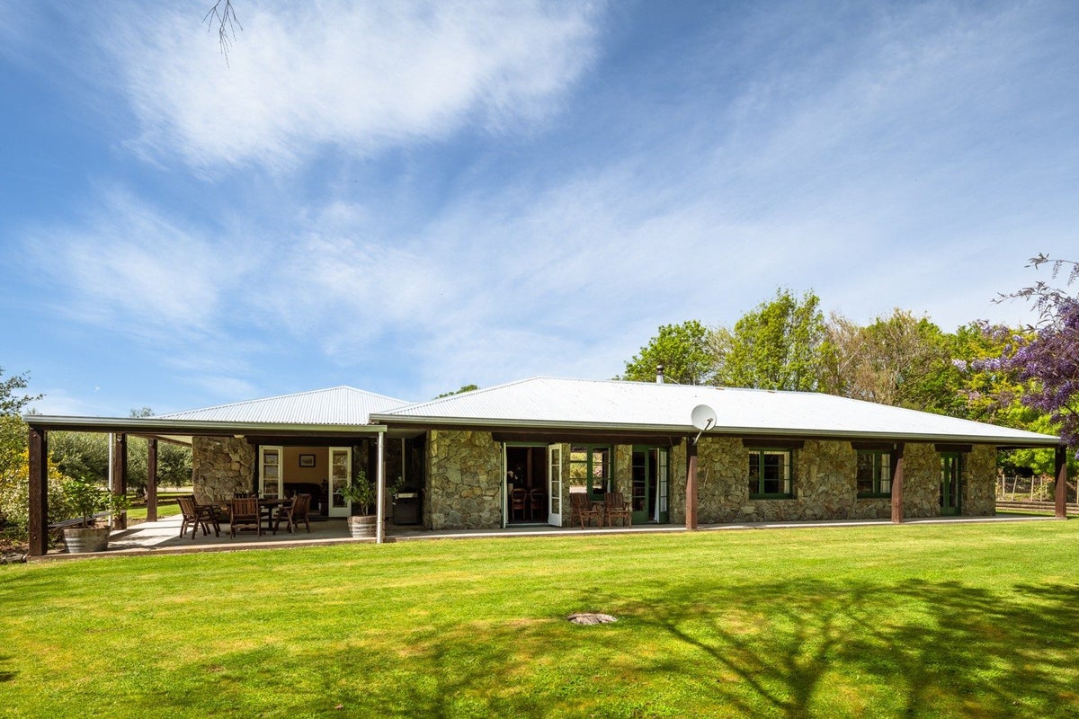 201 New Renwick Road, Burleigh, Blenheim - Carousel 2