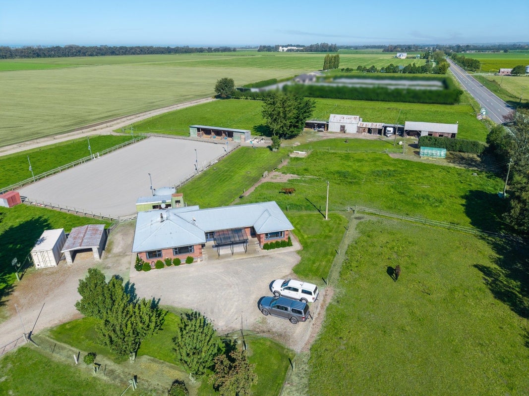 14 Arowhenua Station Road, Kerrytown - Carousel 27