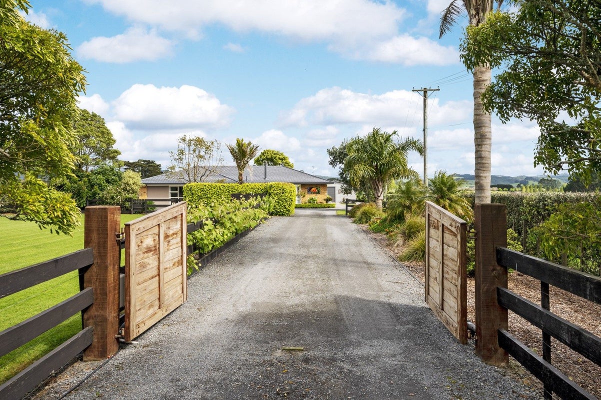 590 Clevedon Kawakawa Road, CLEVEDON, PAPAKURA - Carousel 23