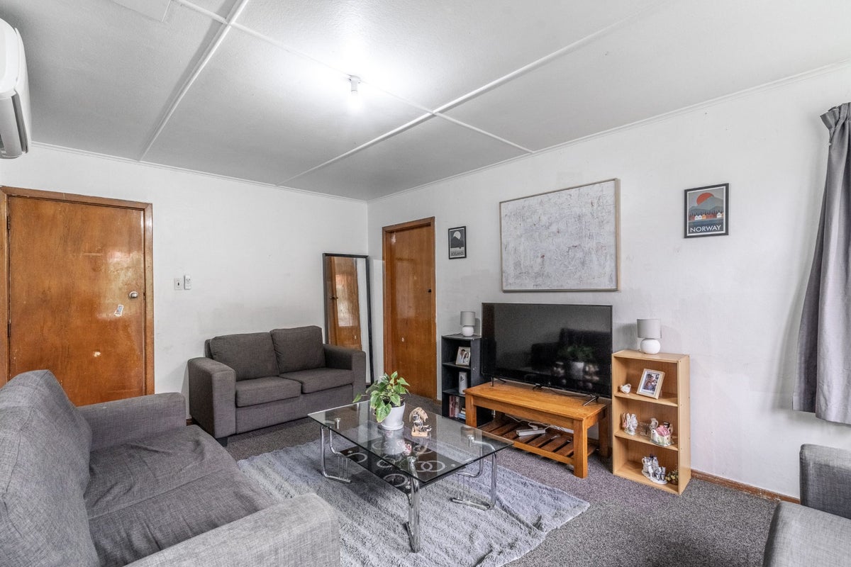 93 Lithgow Street, Glengarry, Invercargill - Carousel 2