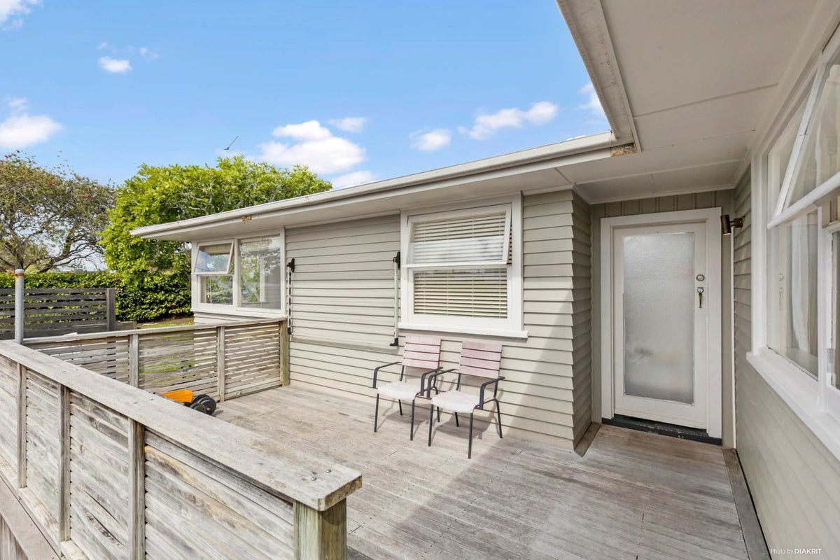 296 Rangatira Road, Beach Haven, Auckland - Carousel 2