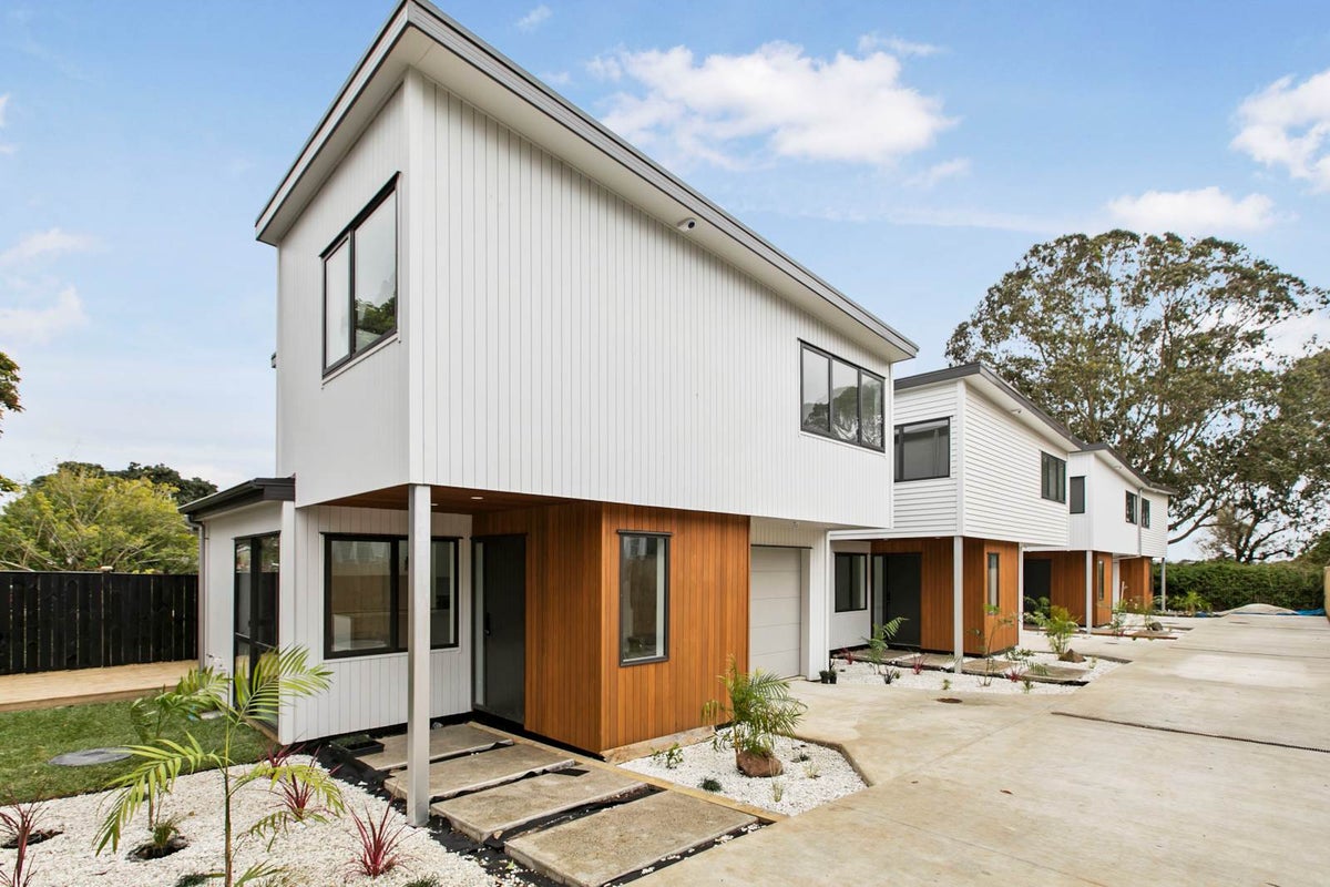 1/14 Waddell Avenue, Point England, Auckland - Carousel 1