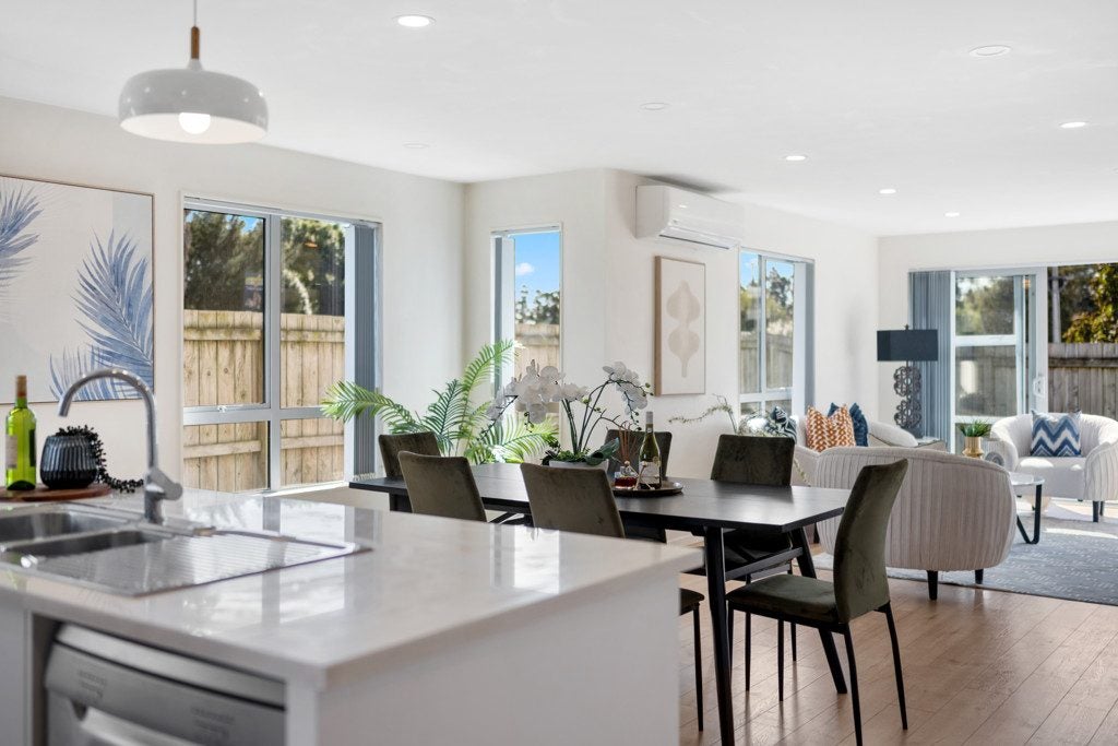 43 Matata Drive, Takanini, Auckland - Carousel 1