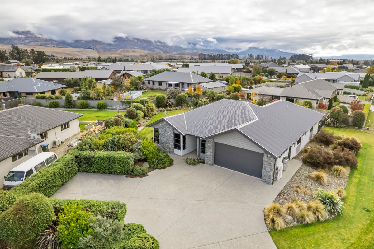 11 Ethereal Crescent, Mount Pisa, Cromwell - Carousel 1
