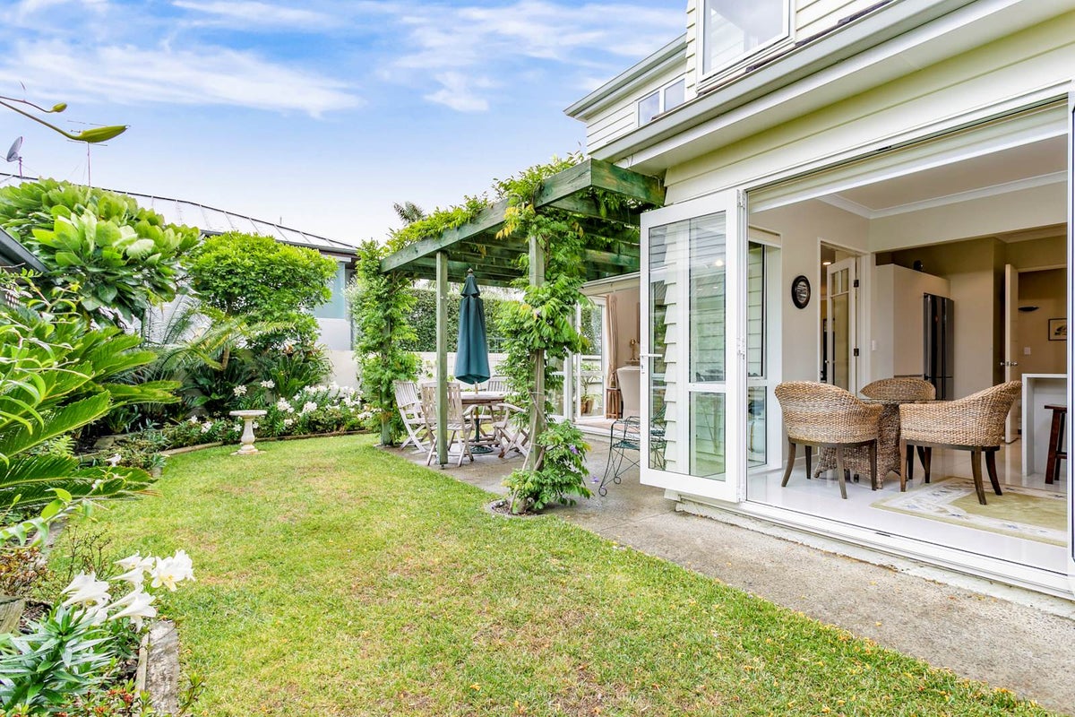 2/66 Kohimarama Road, Kohimarama, Auckland - Carousel 2
