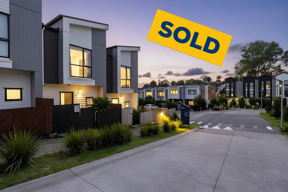 23 Morihana Close, Glen Eden, Auckland - Carousel 1