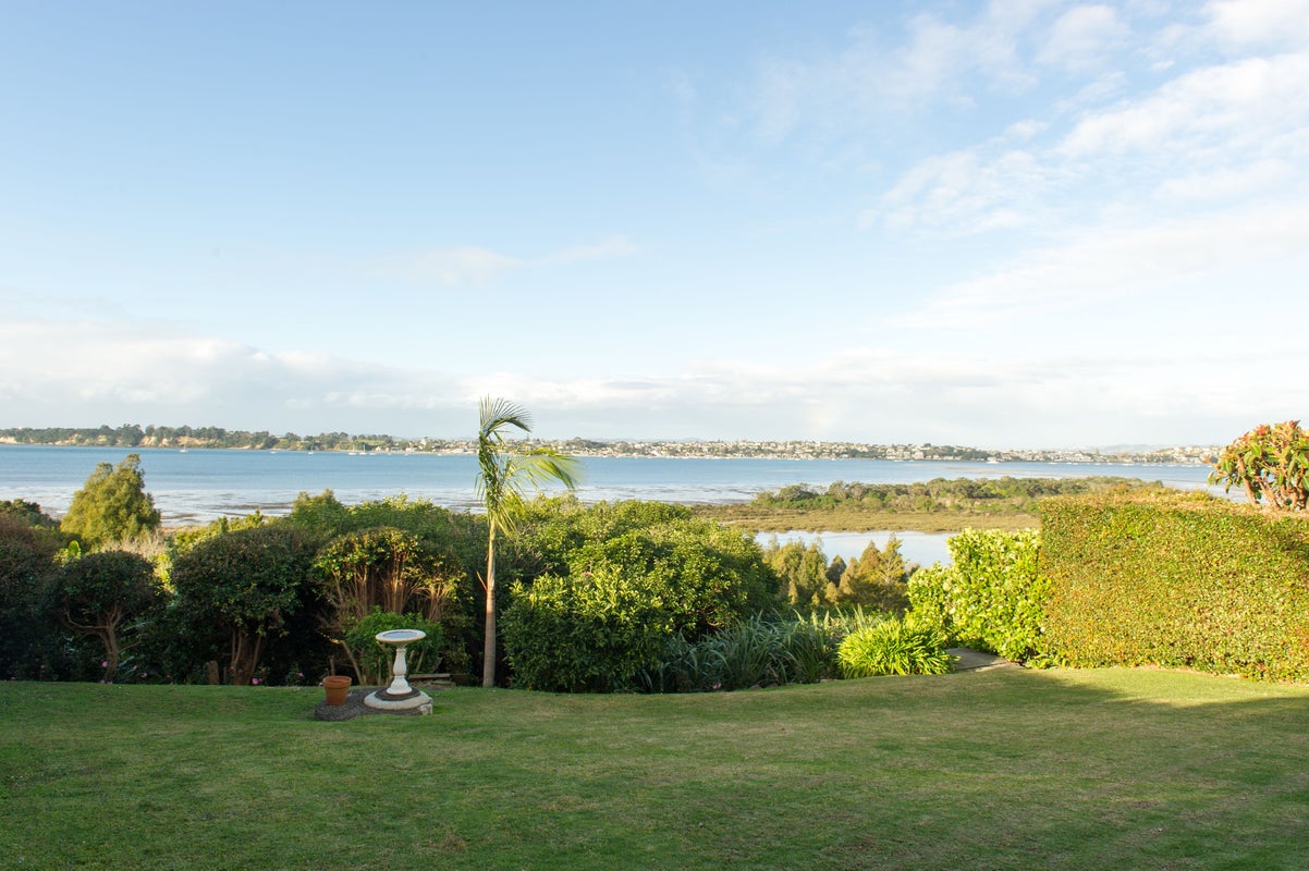 6 California Place, Wai o Taiki Bay, Auckland - Carousel 1