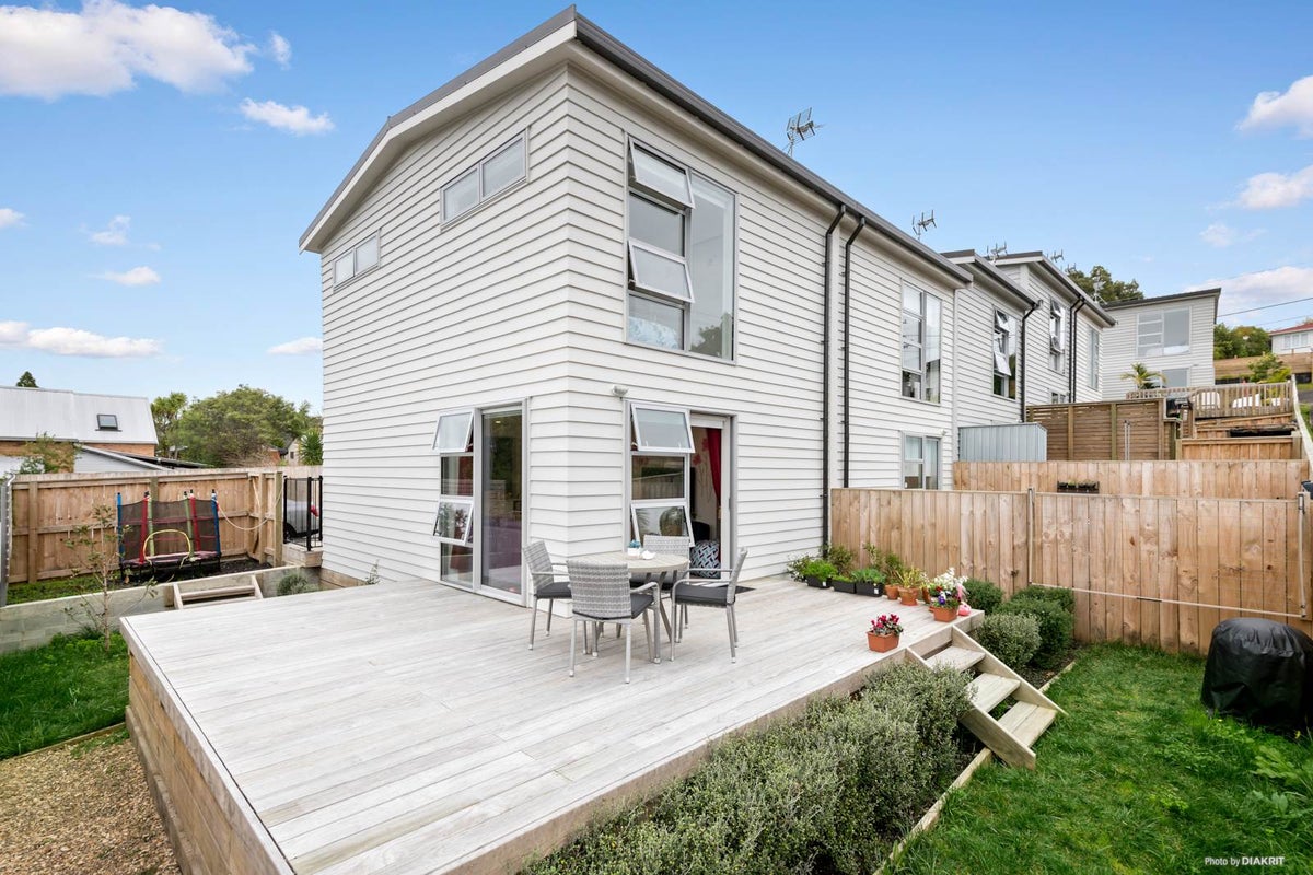 9 Kaneke Place, Glen Eden, Auckland - Carousel 1