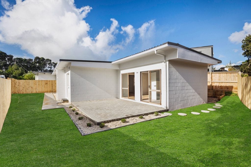 3/66 Flanshaw Road, Te Atatu South, Auckland - Carousel 2