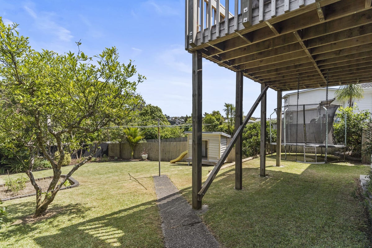 17 Tamahere Drive, Glenfield, Auckland - Carousel 2