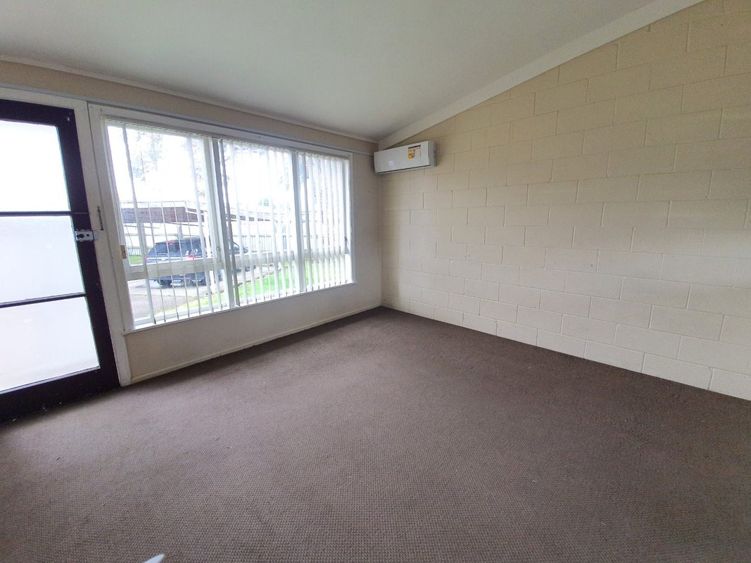 2/312 Massey Road, Mangere East, Auckland - Carousel 2