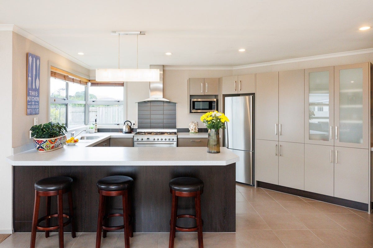 46 Rosalie Terrace, Kelvin Grove, Palmerston North - Carousel 2