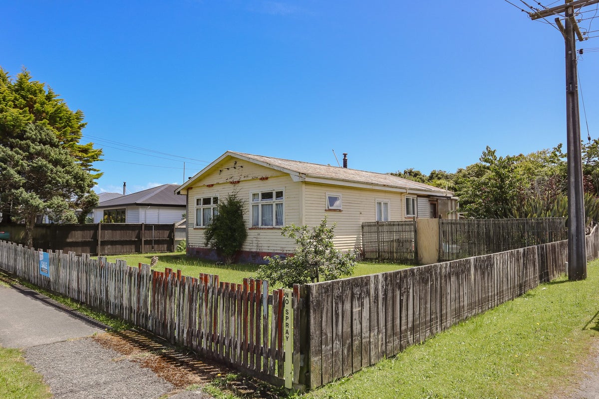11 Geraldine Street, Greymouth, Greymouth - Carousel 1
