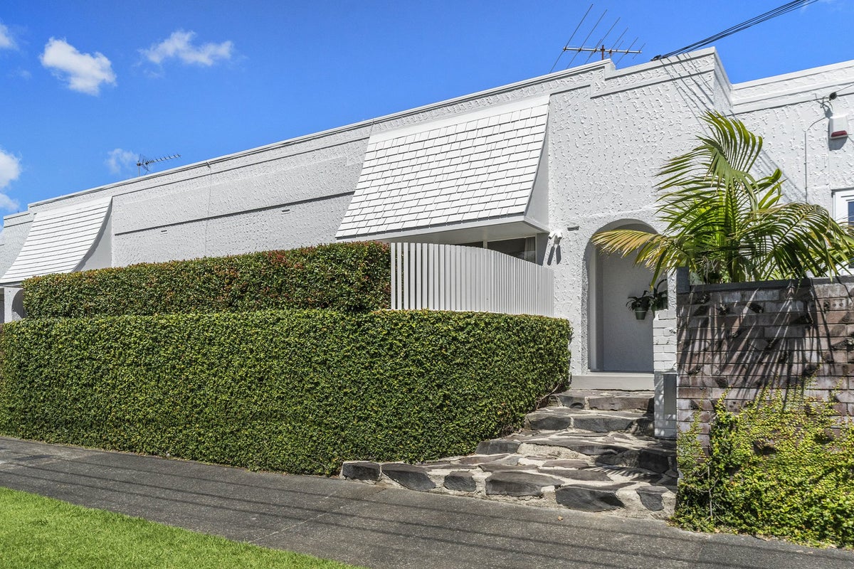 3/15 Tagalad Road, Mission Bay, Auckland - Carousel 1