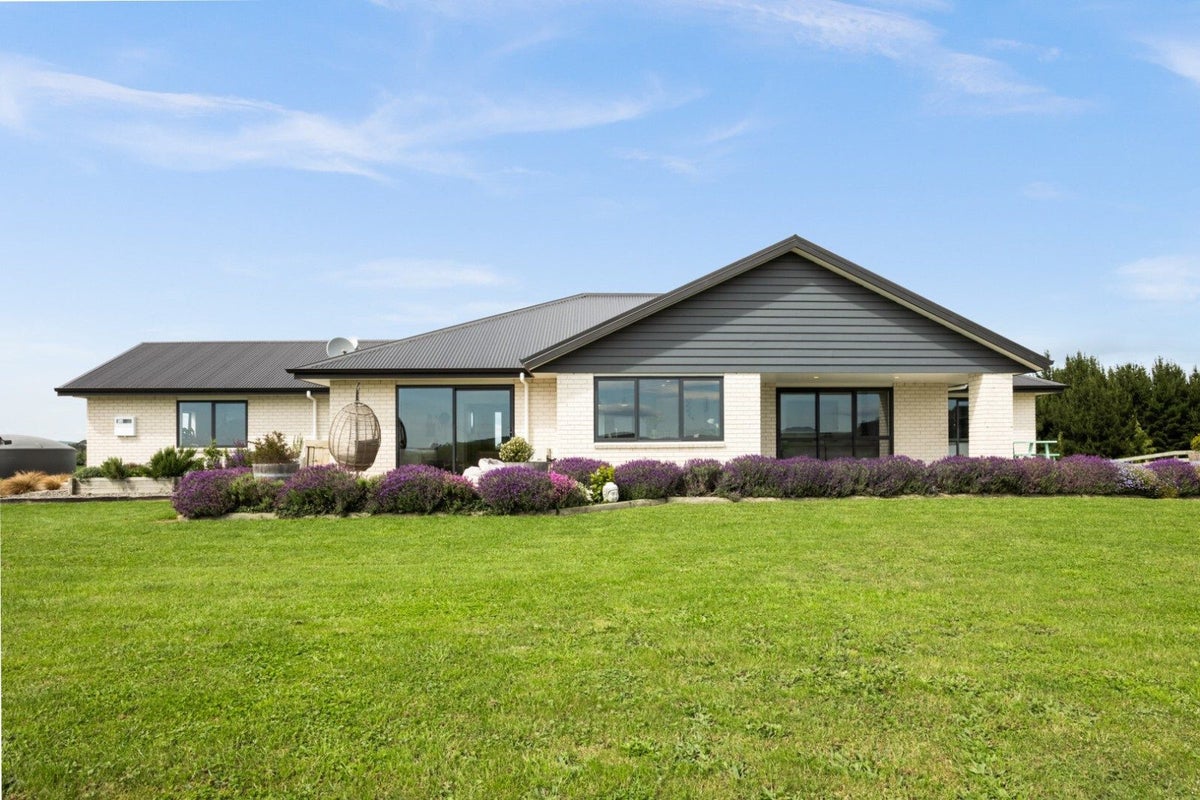 21C Highlands Drive, Waipawa, Waipawa - Carousel 1