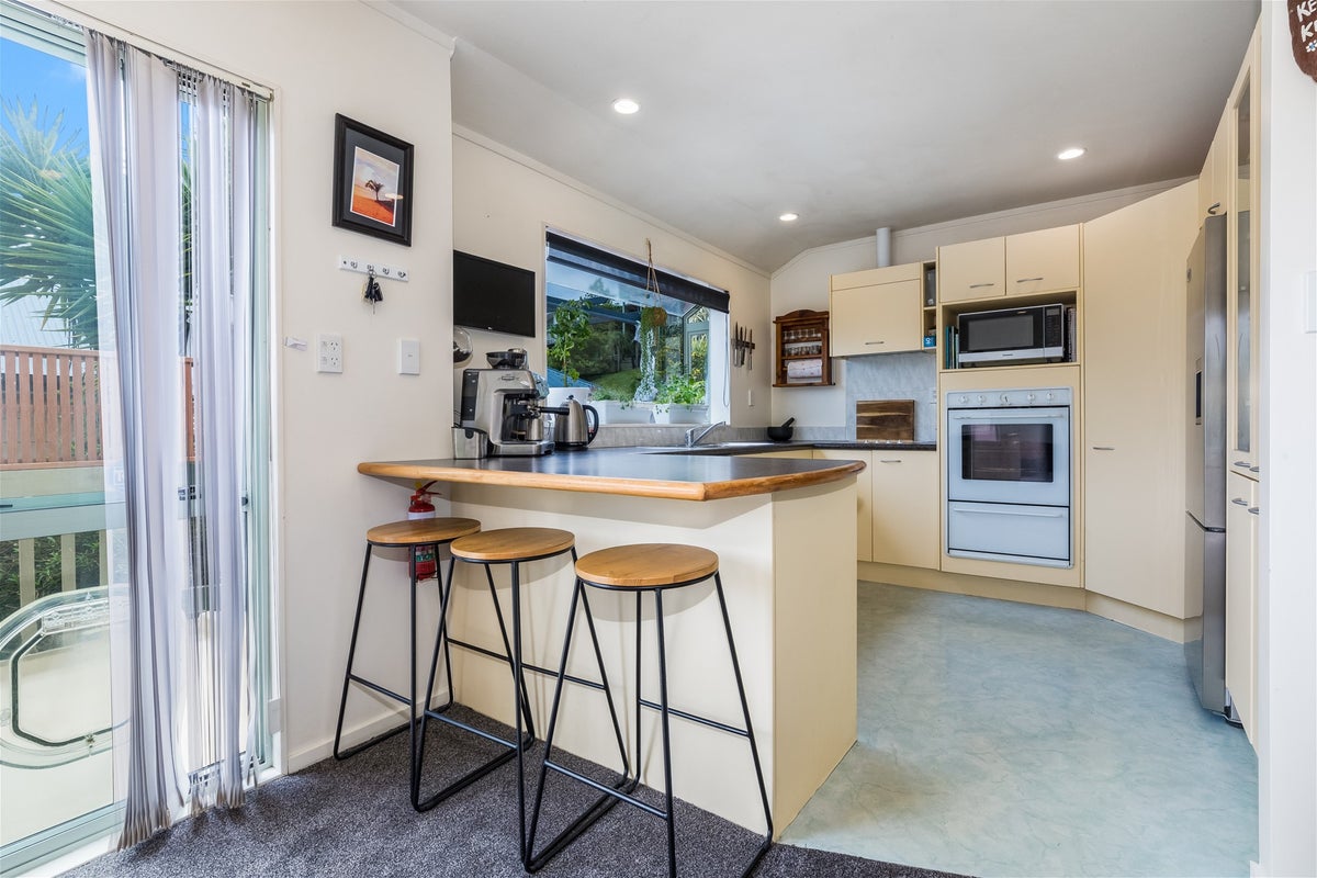 57B Albatross close, Whitby, Porirua - Carousel 2