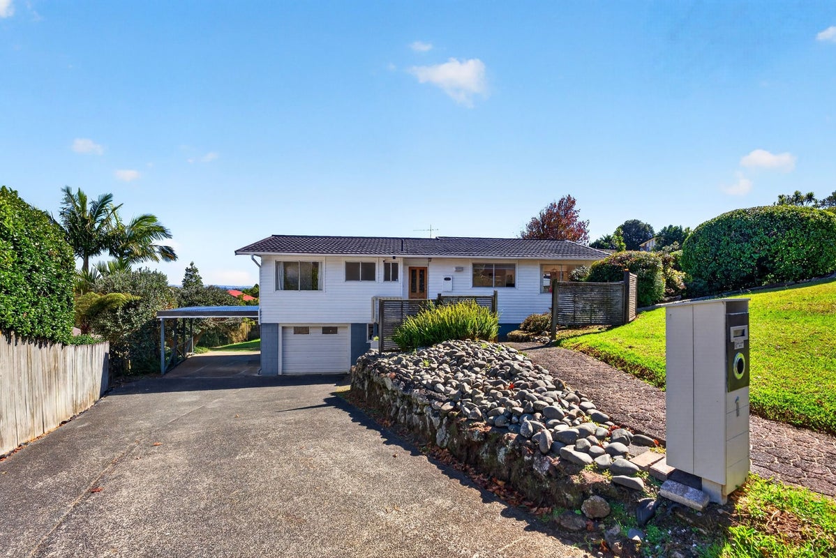 1 Brunton Place, Glenfield, Auckland - Carousel 1