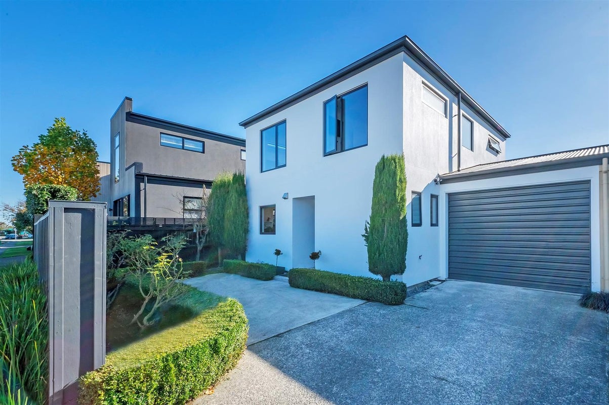 77 Canon Street, St Albans, Christchurch - Carousel 2