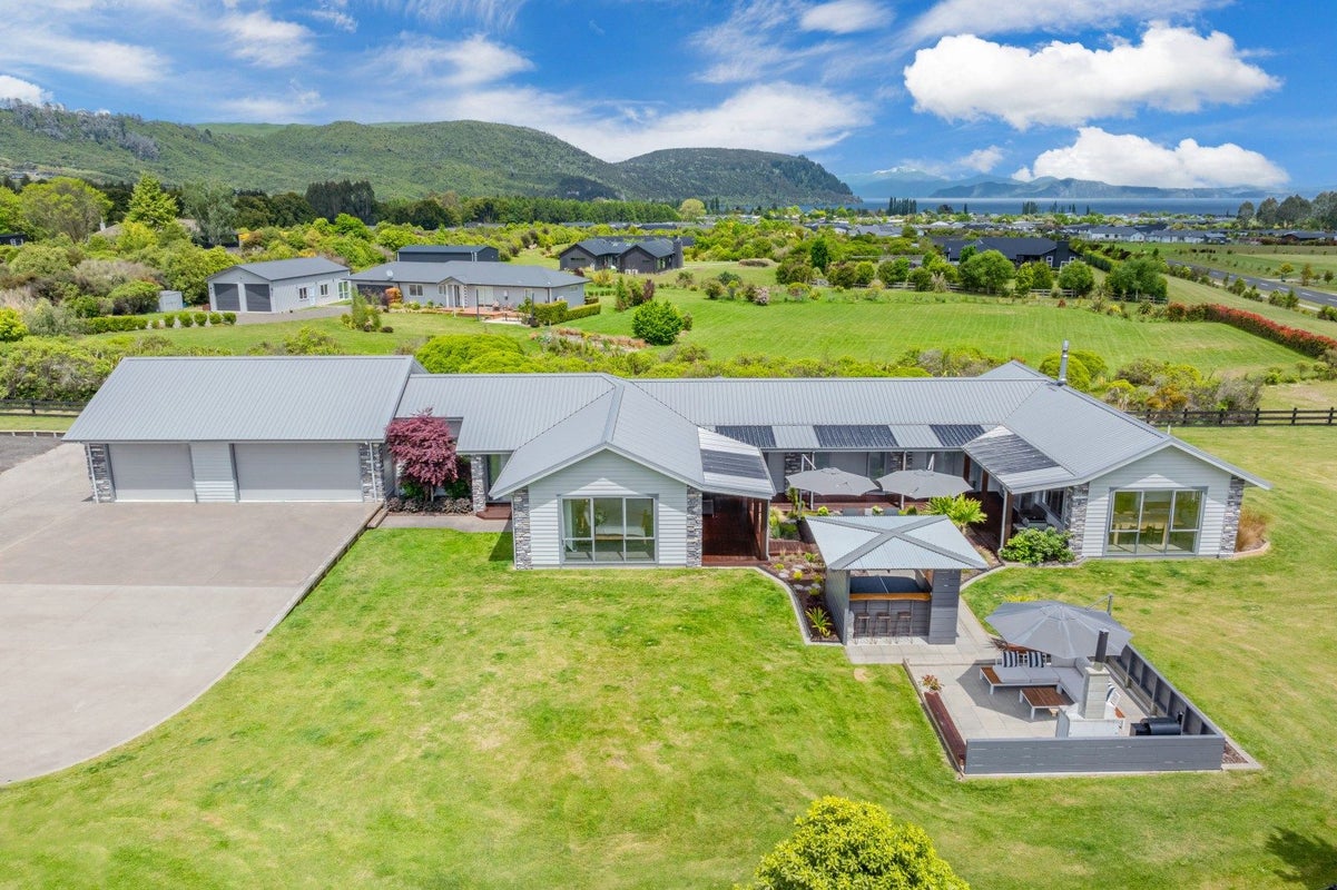19 Lacebark Drive, Kinloch, Taupo - Carousel 1