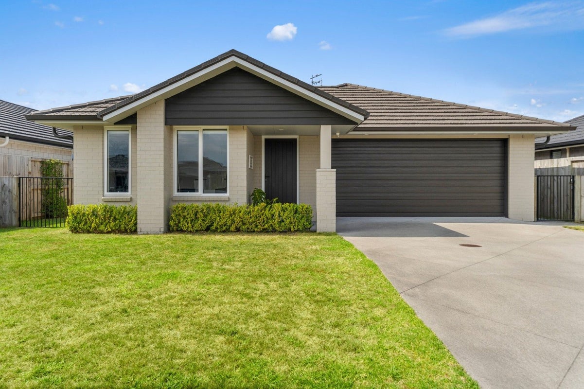 20 Fearnley Grove, Pyes Pa, Tauranga - Carousel 1