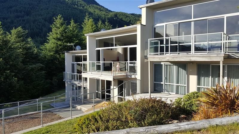 6B Miller Place, Sunshine Bay, Queenstown - Carousel 1