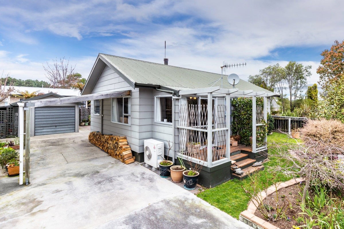 2/12 Anna Place, Hilltop, Taupo - Carousel 1