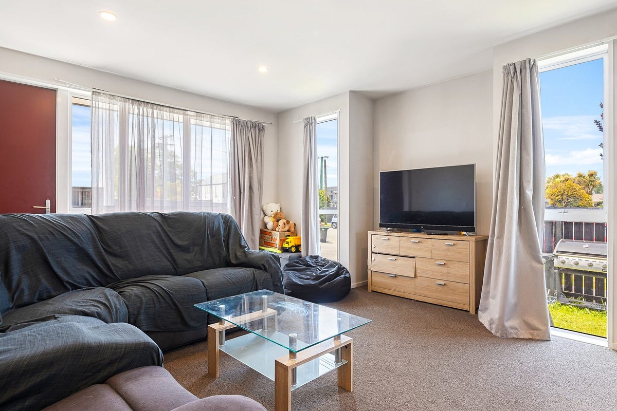 1/75 Geraldine Street, Edgeware, Christchurch - Carousel 2