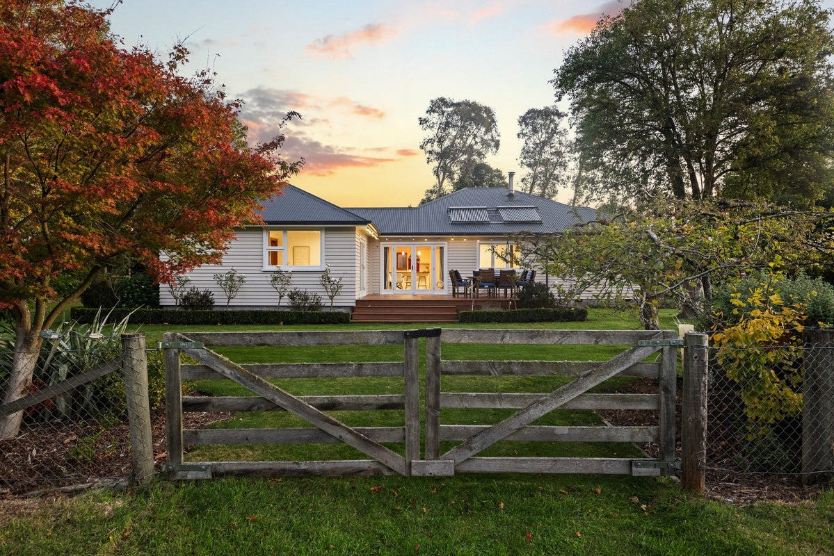 132 Guthries Road, Belfast, Christchurch - Carousel 1