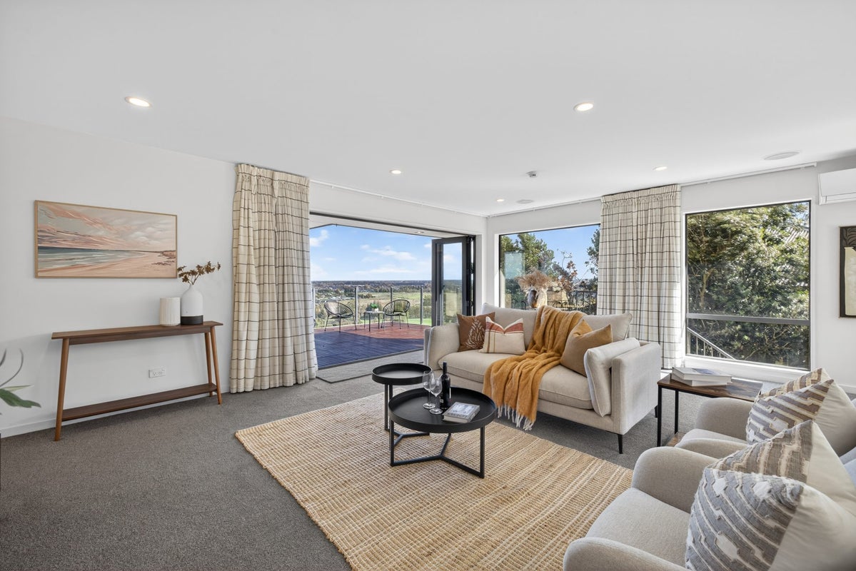 12 Sedbergh Place, Westmorland, Christchurch - Carousel 2