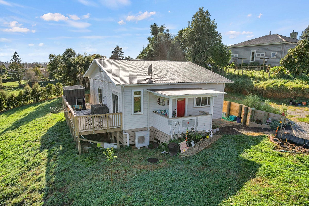 12 Glen View Avenue, Otorohanga, Otorohanga - Carousel 1