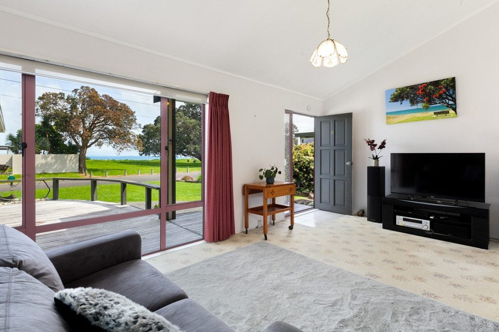 6 Seaview Avenue, Te Puru, Thames - Carousel 2