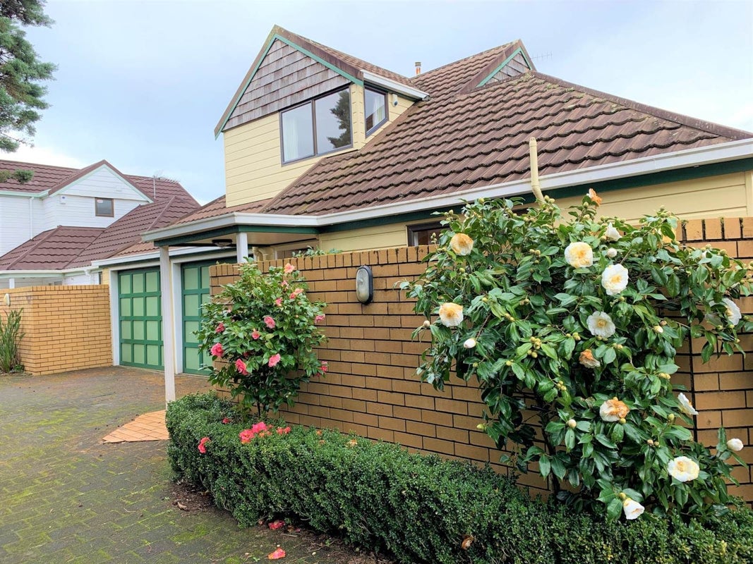 2/6 Corbett-scott Avenue, Epsom, Auckland - Carousel 2