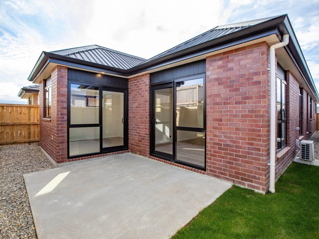 23 Waruhia Crescent, Rototuna North, Hamilton - Carousel 2