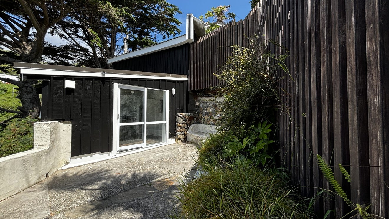 16 Pa Road, Pukerua Bay, Porirua - Carousel 1