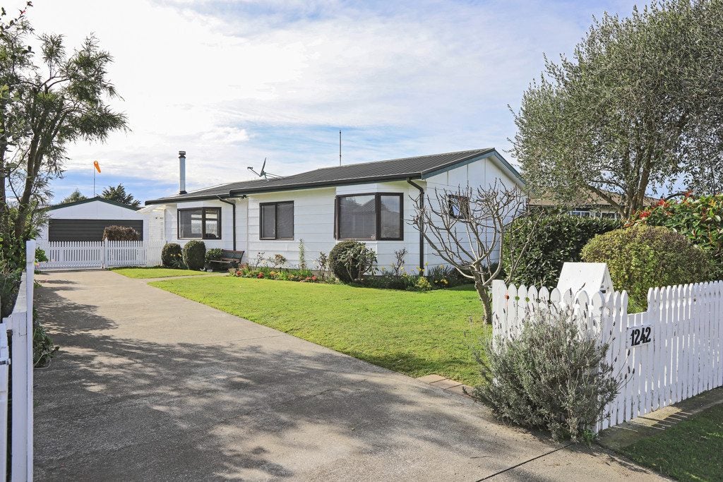 1242 Louie Street, Parkvale, Hastings - Carousel 1